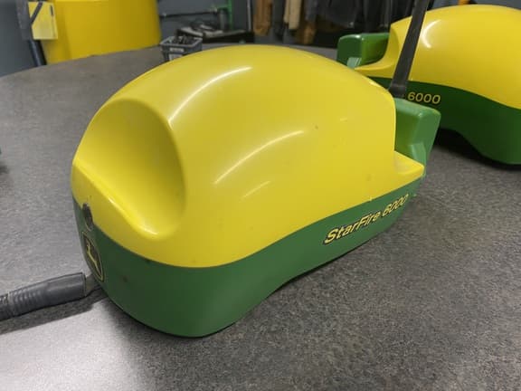 Image of John Deere StarFire 6000 Image 0