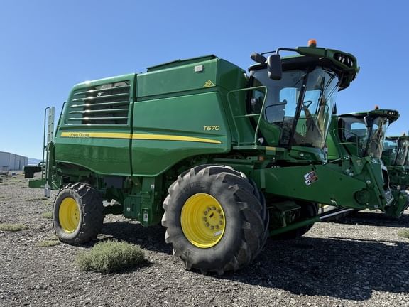 2018 John Deere T670 Equipment Image0