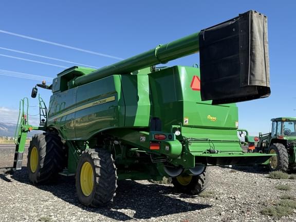 Image of John Deere T670 equipment image 3