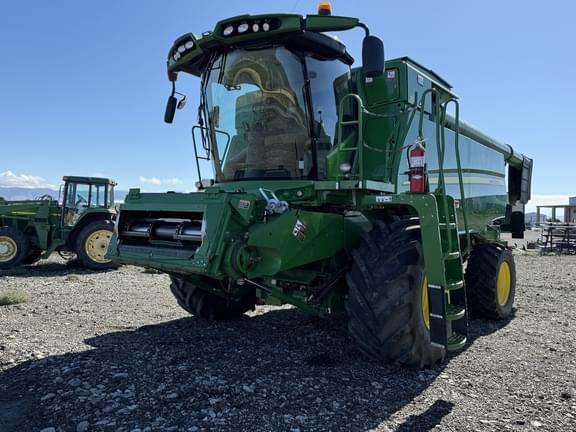 Image of John Deere T670 Primary image