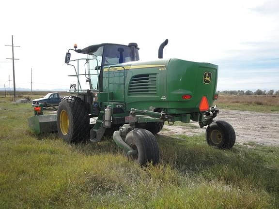 Image of John Deere W235 equipment image 4