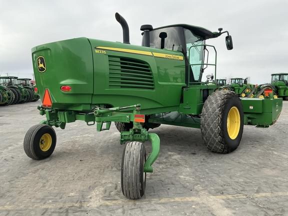 Image of John Deere W235 equipment image 4