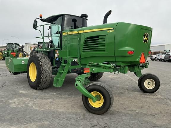 Image of John Deere W235 equipment image 2