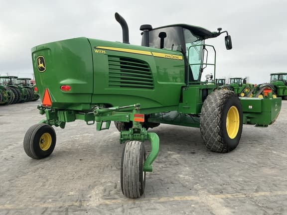 Image of John Deere W235 equipment image 4