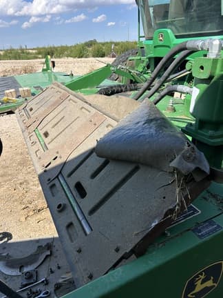 Image of John Deere W235 equipment image 1