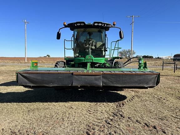 Image of John Deere W235 equipment image 4