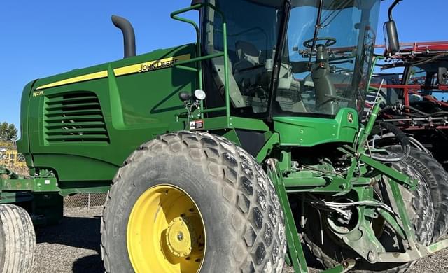Image of John Deere W235 equipment image 3