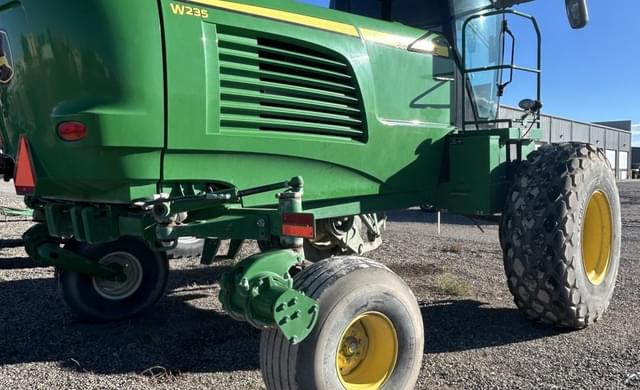 Image of John Deere W235 equipment image 4