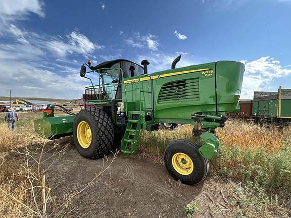 Image of John Deere W235 equipment image 2