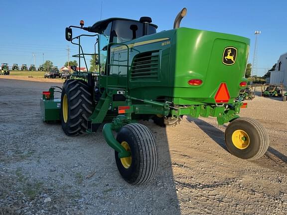 Image of John Deere W235 equipment image 4