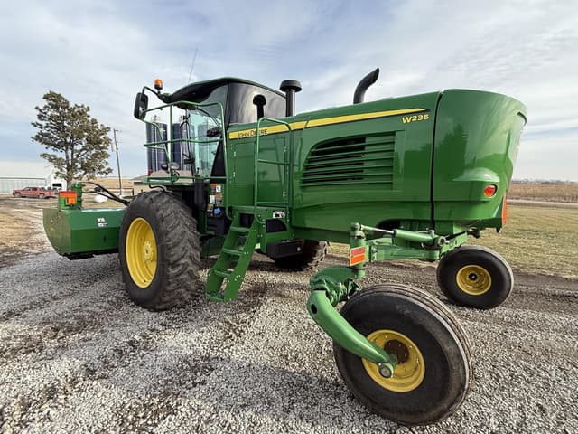 Image of John Deere W235 equipment image 4