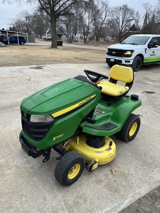 2018 John Deere X330 Equipment Image0