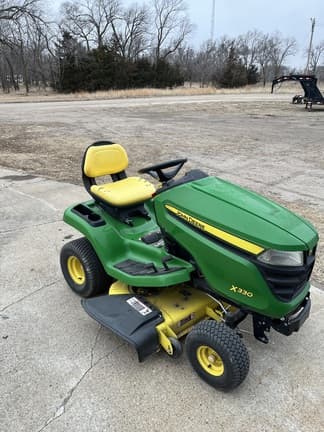 Image of John Deere X330 equipment image 3
