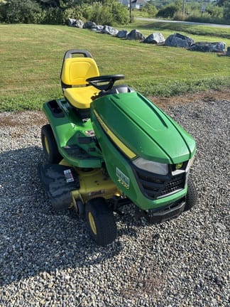 2018 John Deere X330 Equipment Image0