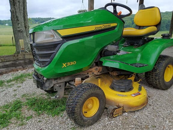 Image of John Deere X330 equipment image 1