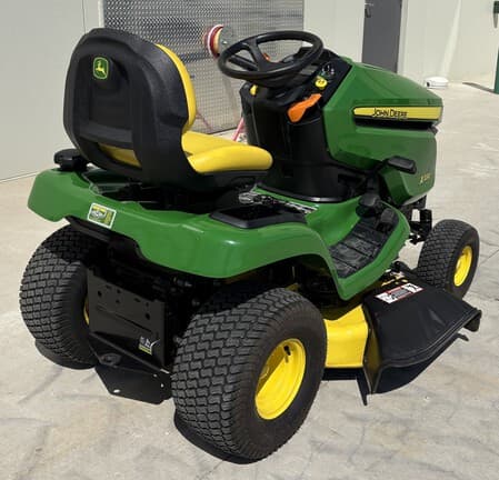 Image of John Deere X330 equipment image 2