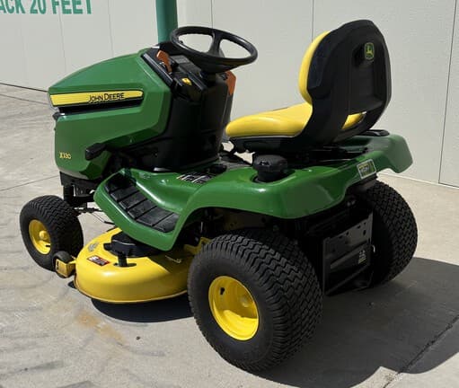Image of John Deere X330 equipment image 4