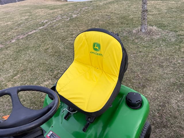 Image of John Deere X350 equipment image 4