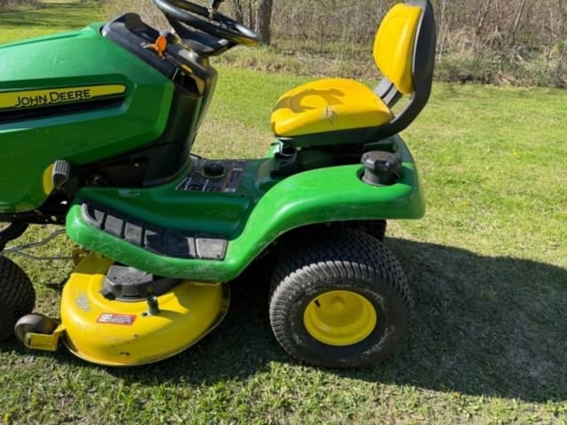 Image of John Deere X350 equipment image 4