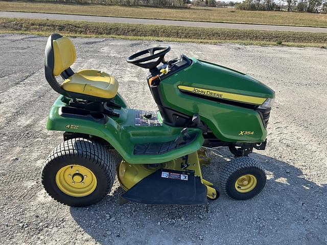 Image of John Deere X354 equipment image 1