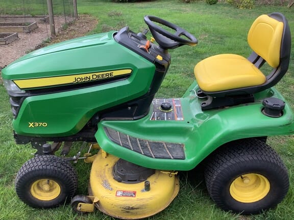 Main image John Deere X370