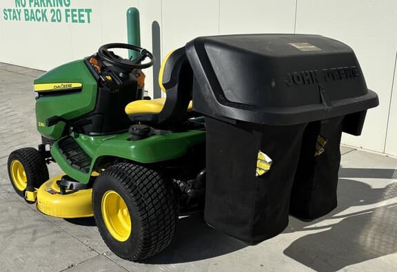 Image of John Deere X380 equipment image 4