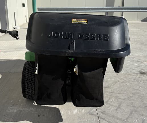 Image of John Deere X380 equipment image 3