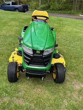 Image of John Deere X380 equipment image 4