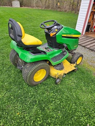 Image of John Deere X380 equipment image 2