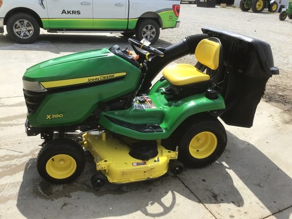 2018 John Deere X380 Equipment Image0