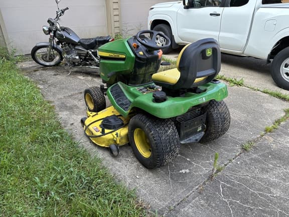 Image of John Deere X380 equipment image 2