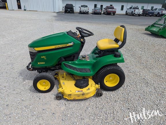 Image of John Deere X380 equipment image 3