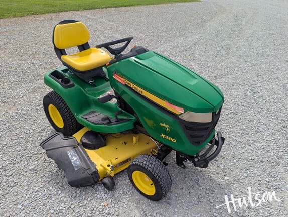 2018 John Deere X380 Equipment Image0