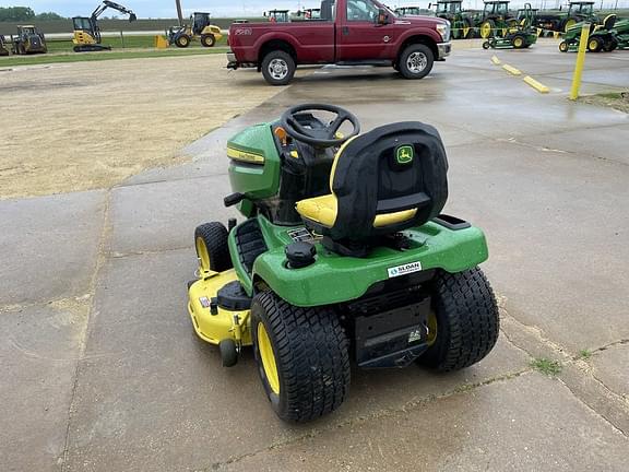 Image of John Deere X380 equipment image 3