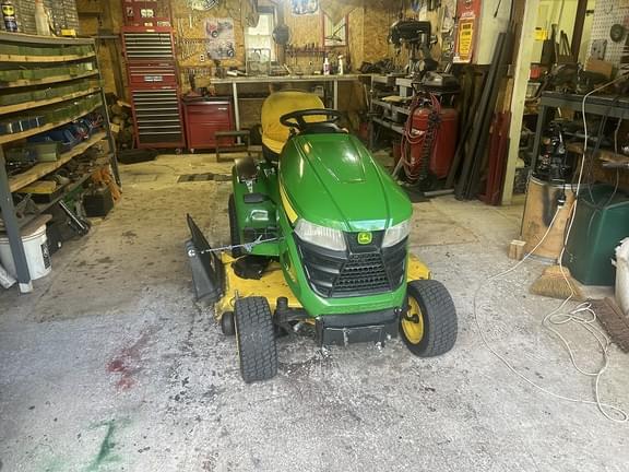 Image of John Deere X380 equipment image 2