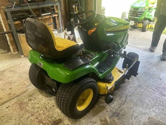 Image of John Deere X380 equipment image 3