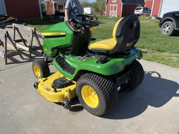 Image of John Deere X380 equipment image 1