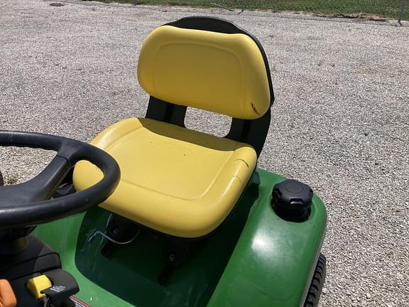 Image of John Deere X380 equipment image 4