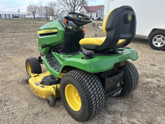 Image of John Deere X380 equipment image 3