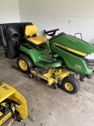 Main image John Deere X384