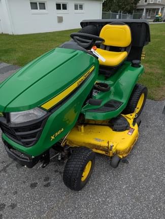 Image of John Deere X384 equipment image 1