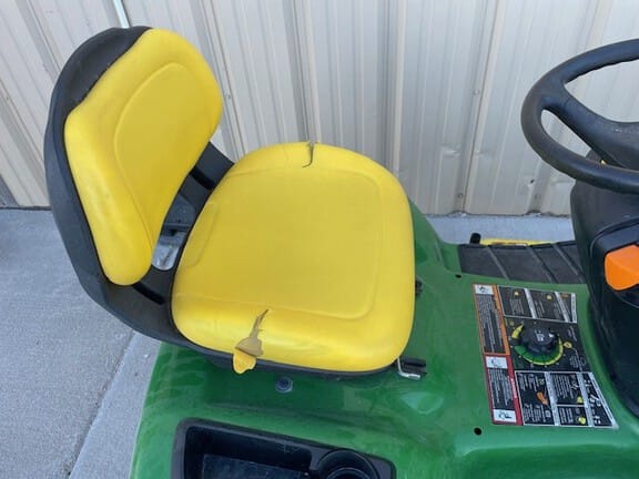 2018 John Deere X390 Equipment Image0