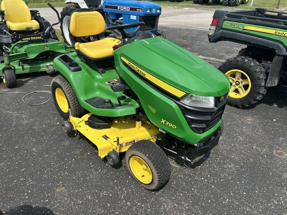 2018 John Deere X390 Equipment Image0