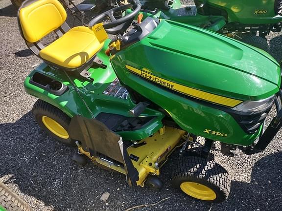 Image of John Deere X390 equipment image 2