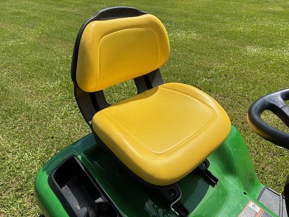 Image of John Deere X390 equipment image 1
