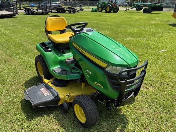 Image of John Deere X390 equipment image 4