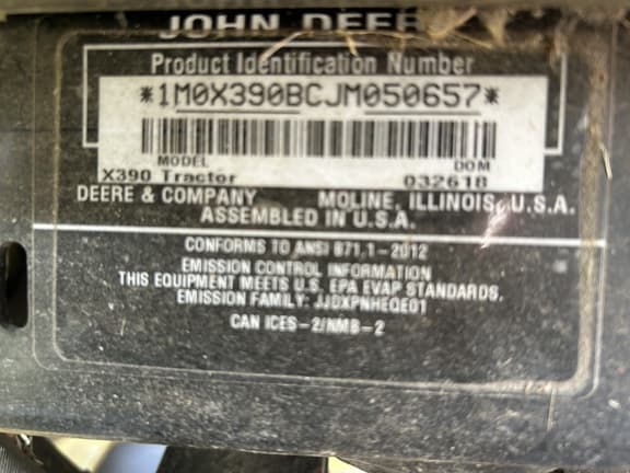 Image of John Deere X390 equipment image 4
