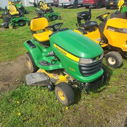 Image of John Deere X390 equipment image 1
