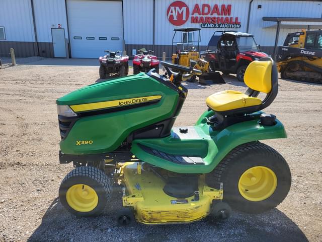 Image of John Deere X390 equipment image 4