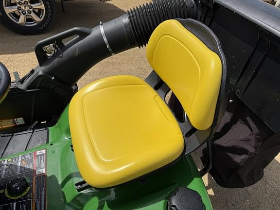 Image of John Deere X394 equipment image 4